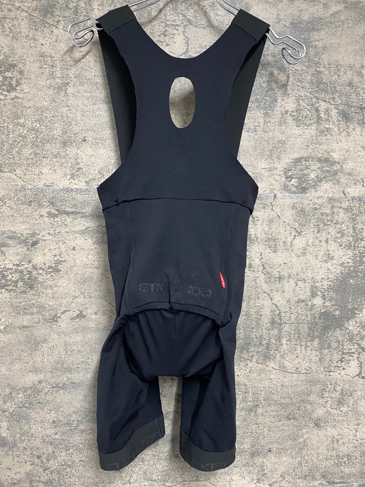 JQ755 エチュオンド ETXEONDO ビブショーツ 黒 S