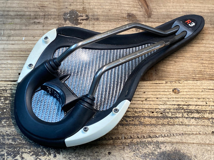 JJ258 フィジーク fizik アリアンテ ARIANTE R3 サドル 黒緑 Kiumレール