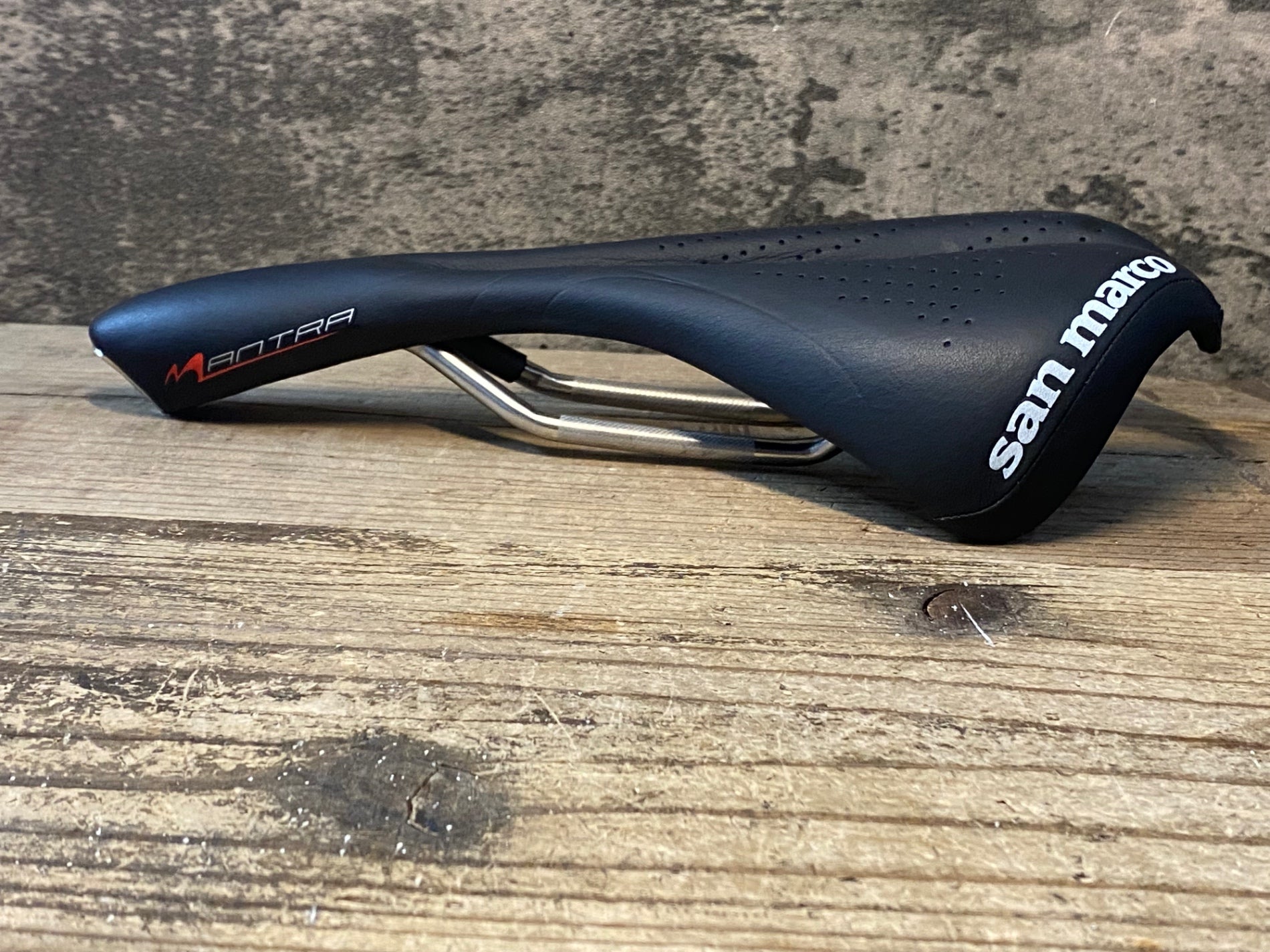 JO560 セラサンマルコ SELLE SANMARCO マントラ MANTRA サドル XSILITE