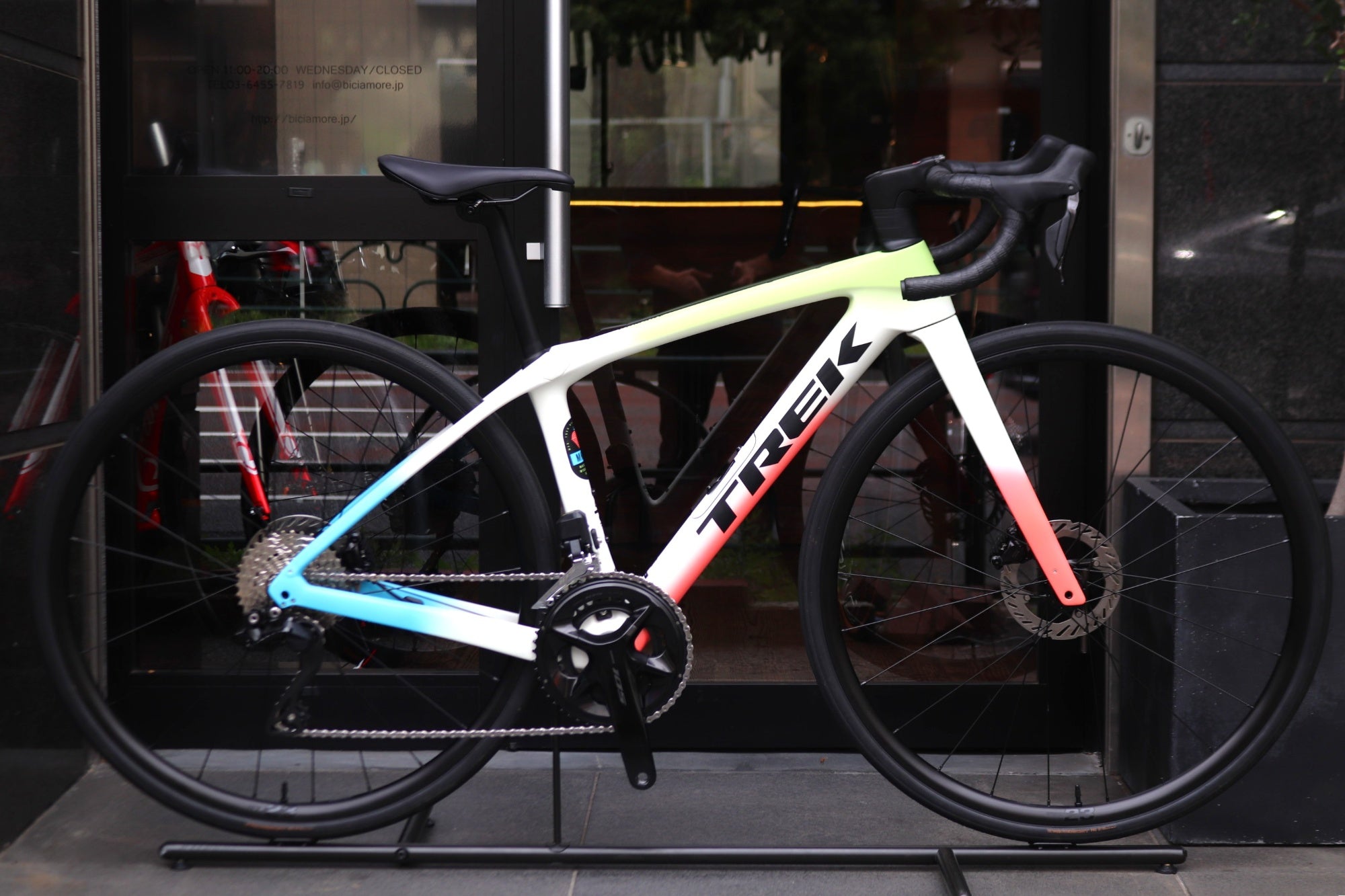 TREK「トレック」 DOMANE SL5 GEN4 105 Di2カスタム 2023年モデル ロードバイク 105 Di2にカスタム！】 トレック TREK ドマーネ DOMANE SL5 GEN4 2026