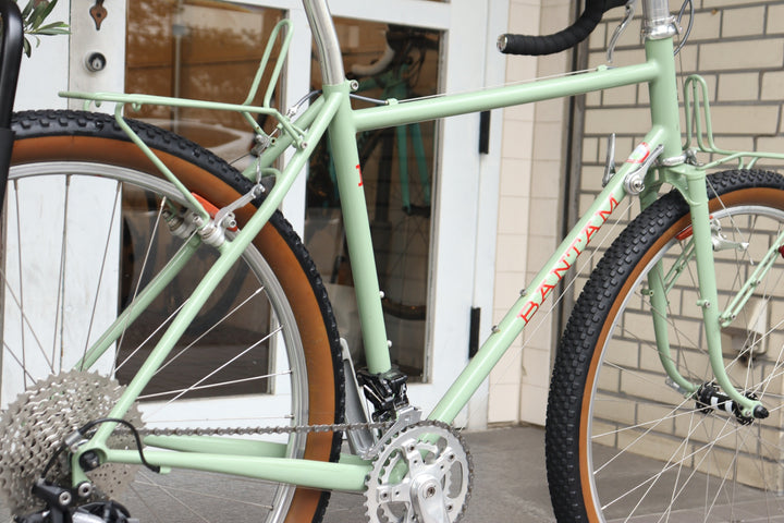 バンタム バイシクル ワークス BANTAM BICYCLE WORKS COMMUTER LIGHT TOURER シマノ XT M4100 MIX 10S スチール ロードバイク 【横浜店】