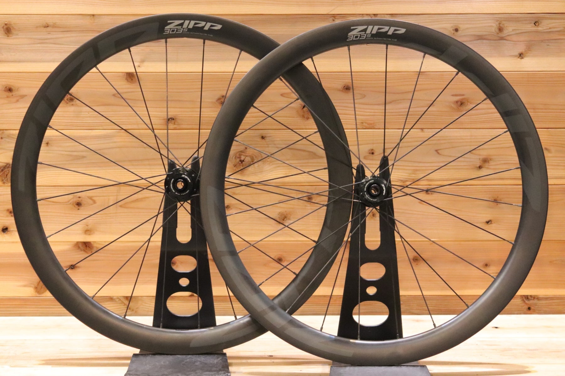 ジップ ZIPP 303S DISC シマノ 11S/12S 23㎜ フックレス カーボン 