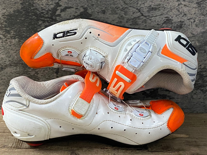 KM354 シディ SIDI WIRE CARBON ビンディングシューズ ホワイト オレンジ 40 3穴 ※固定バンド2色付属、サイド削れ傷