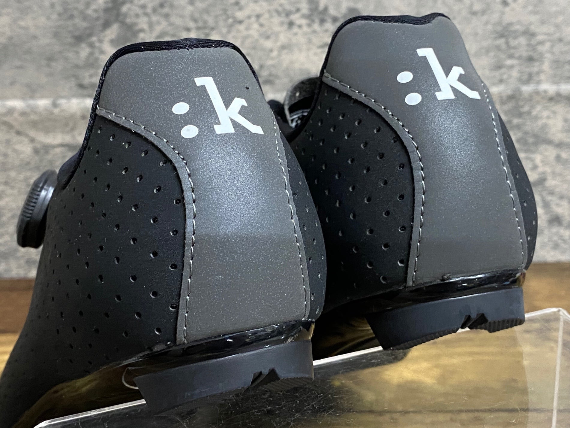 JZ682 フィジーク fizik R5 Road Shoes ビンディングシューズ 黒 EU41