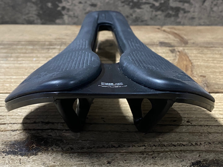 KL924 セライタリア selle italia NOVUS BOOST EVO SUPER FLOW サドル 145mm