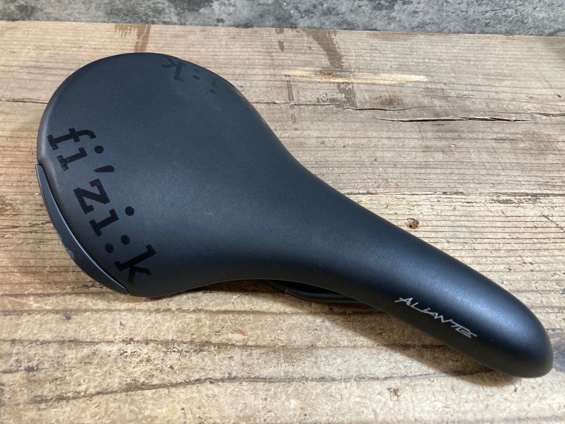 KB240 フィジーク fizik アリアンテ ALIANTE R5 Large サドル S-Alloy