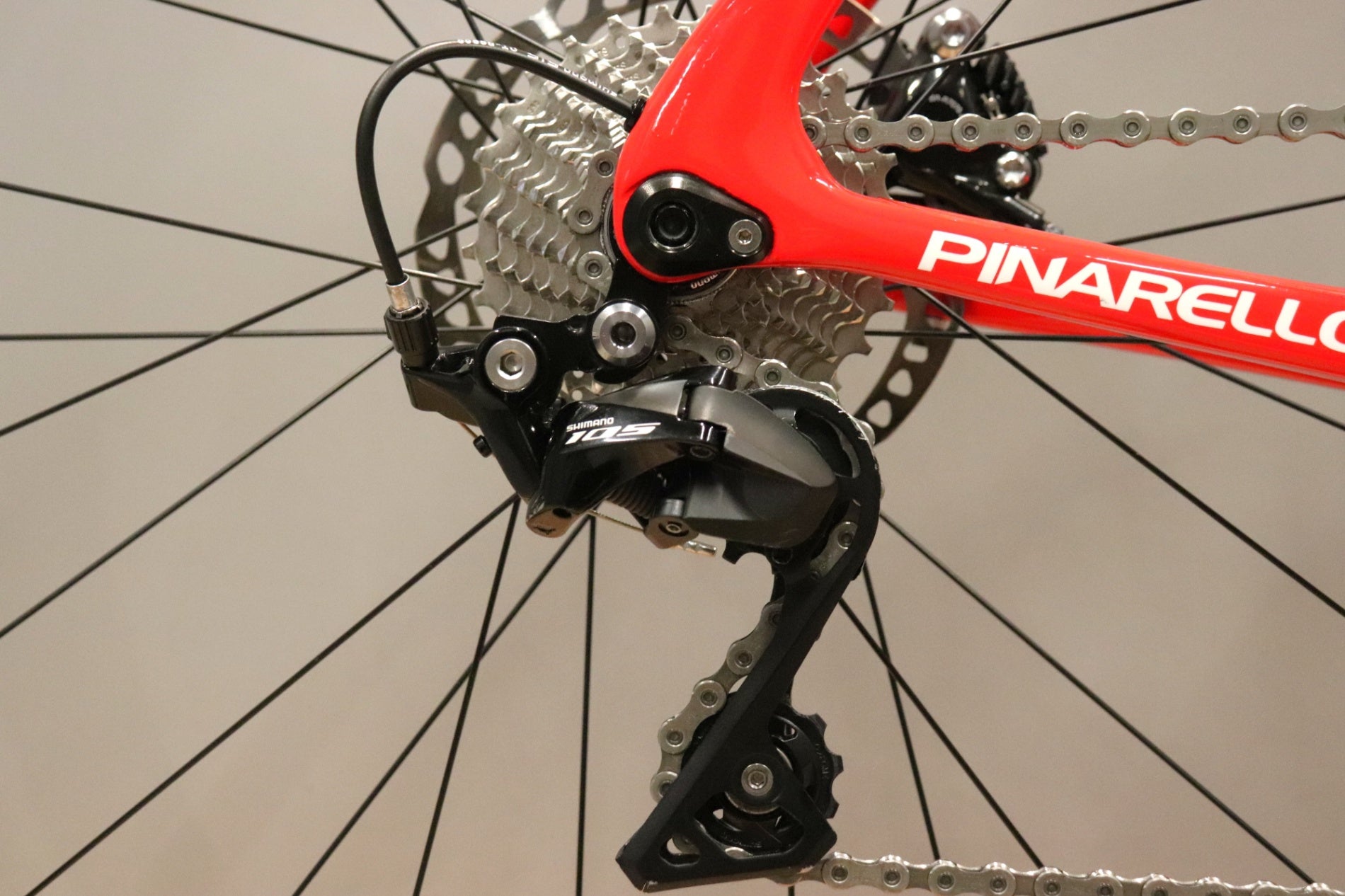 Pinarello Paris 490サイズ　レッド ピナレロ PINARELLO パリ PARIS DISK 2022 490サイズ シマノ 105 R7020