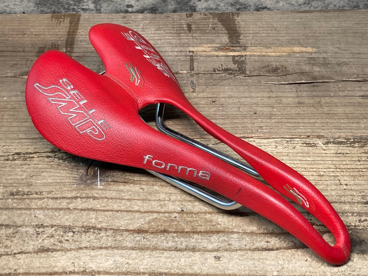 JP186 SELLE SMP forma サドル 赤 inox tube 136mm