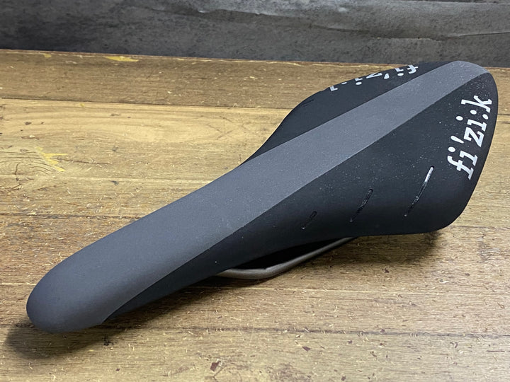 KN961 フィジーク fizik アリオネ ARIONE R3 REGULAR サドル 黒 kium レール 125mm