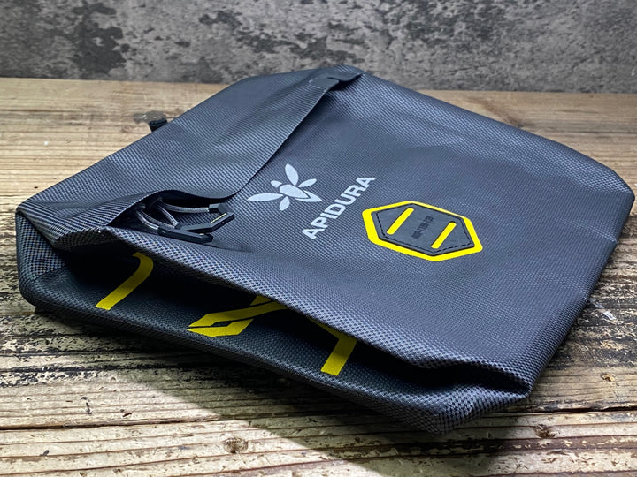 JN653 アピデュラ APIDURA エクスペディション アクセサリーポケット