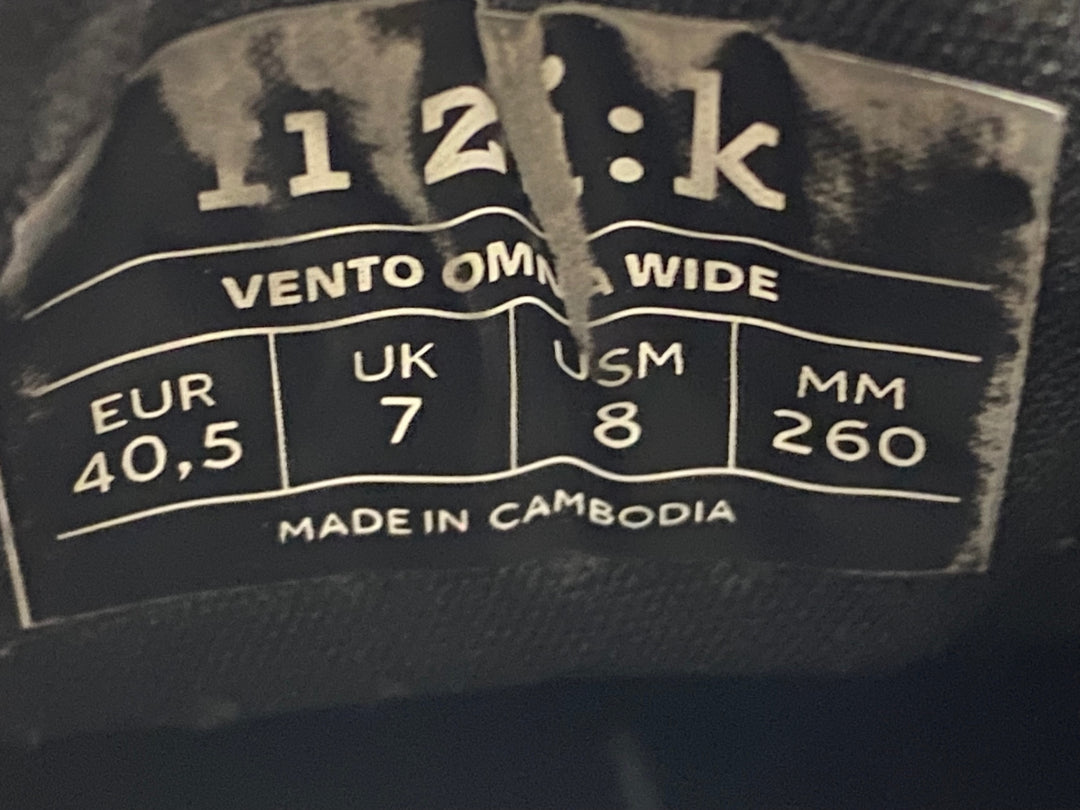 KB381 フィジーク fizik VENTO OMNA WIDE SPD-SLシューズ EU40.5 3穴 黒 ※傷スレ