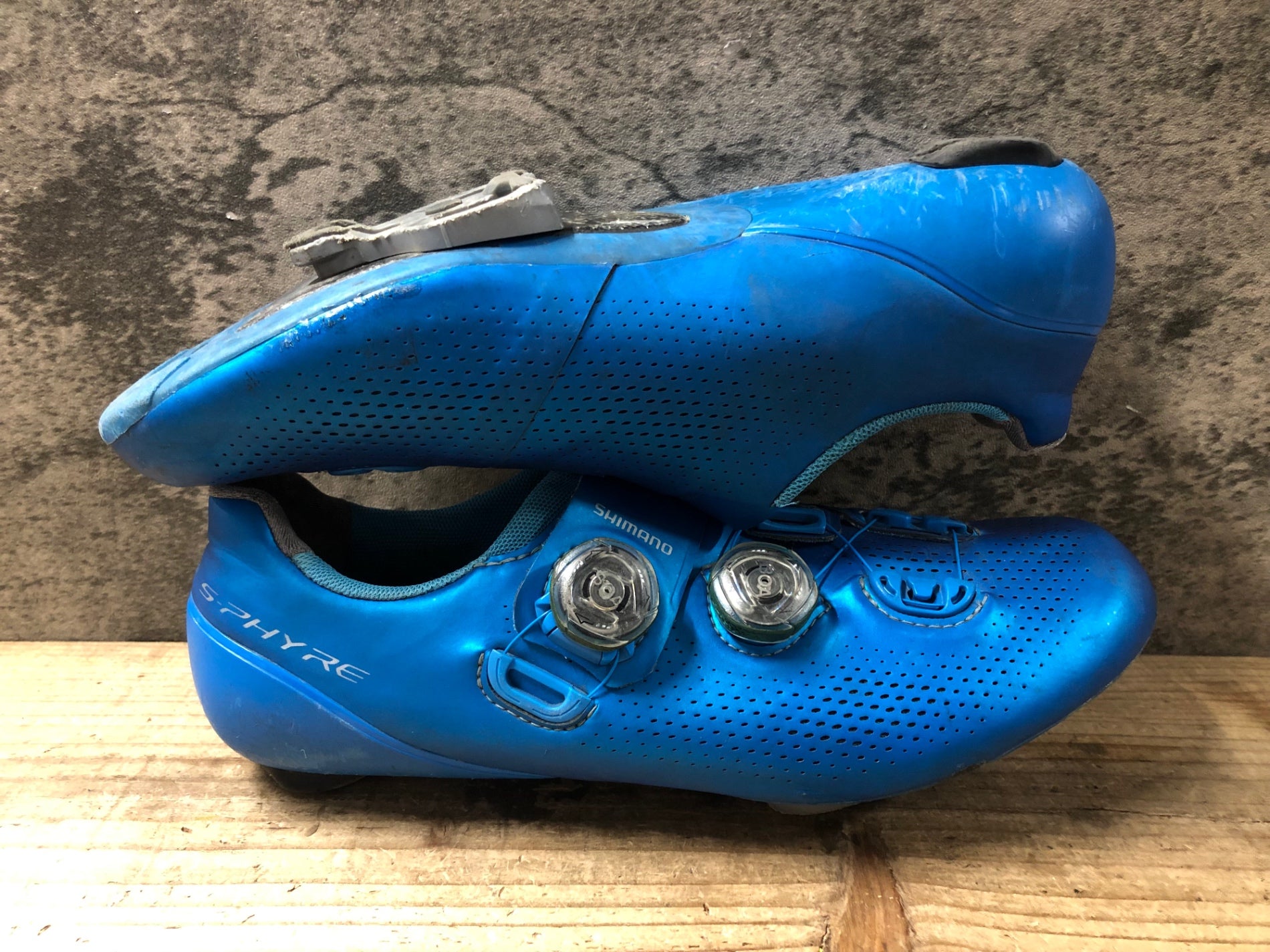 KA354 シマノ SHIMANO RC9 SH-RC901 ビンディングシューズ 青 3穴 EU41