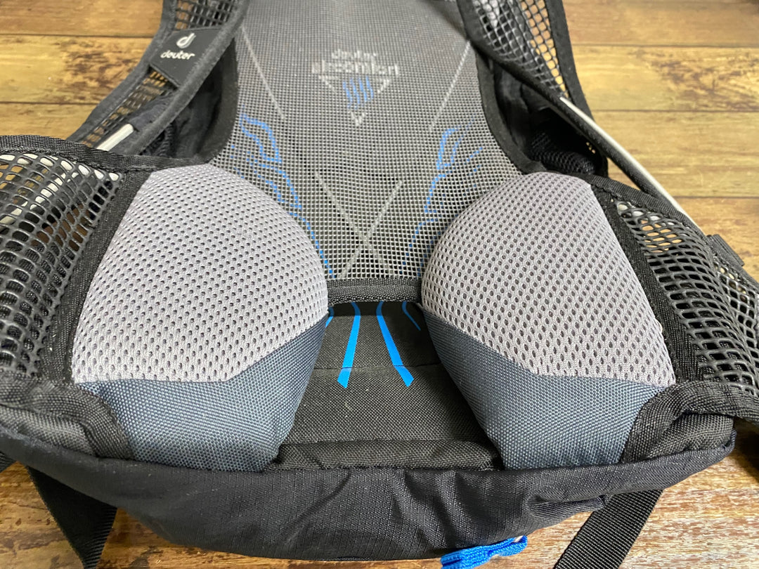KB930 ドイター deuter race exp air バックパック 黒 ※たばこ臭あり