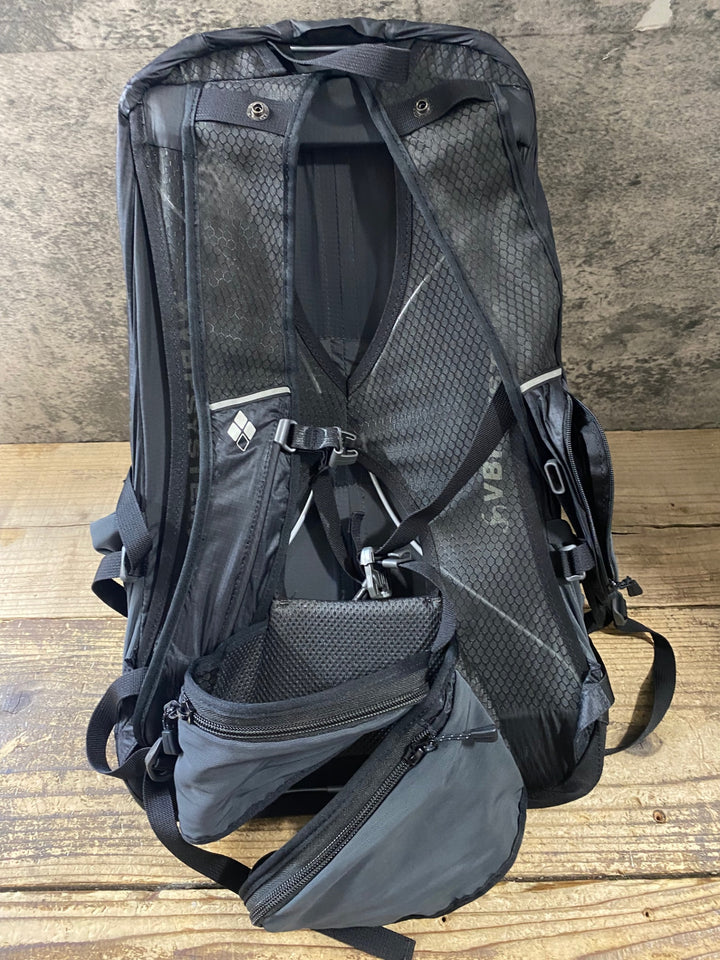 KJ037 モンベル mont-bell CYCOOL PACK 20 リュックサック バックパック 黒 ※擦れ