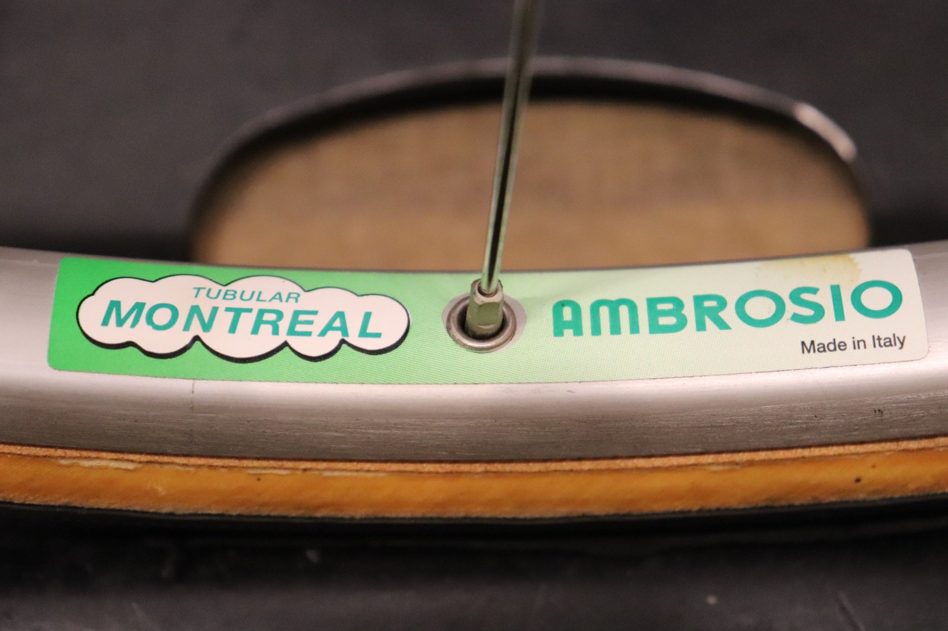 手組ホイール アンブロッシオ AMBROSIO モントリオール MONTREAL