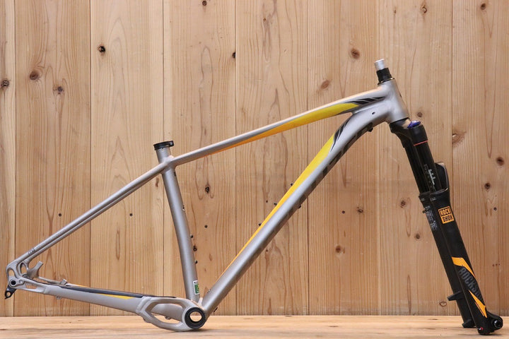 決算SALE スペシャライズド SPECIALIZED フューズ FUSE PRO 2016年モデル Mサイズ アルミ マウンテンバイク フレームセット 【芦屋店】