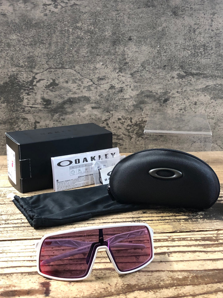 KD264 オークリー OAKLEY SUTRO アイウェア サングラス 白 PRIZMレンズ