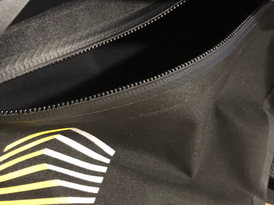 KM761 アピデュラ APIDURA RACING FRAME BAG フレームバッグ 黒 2.4L