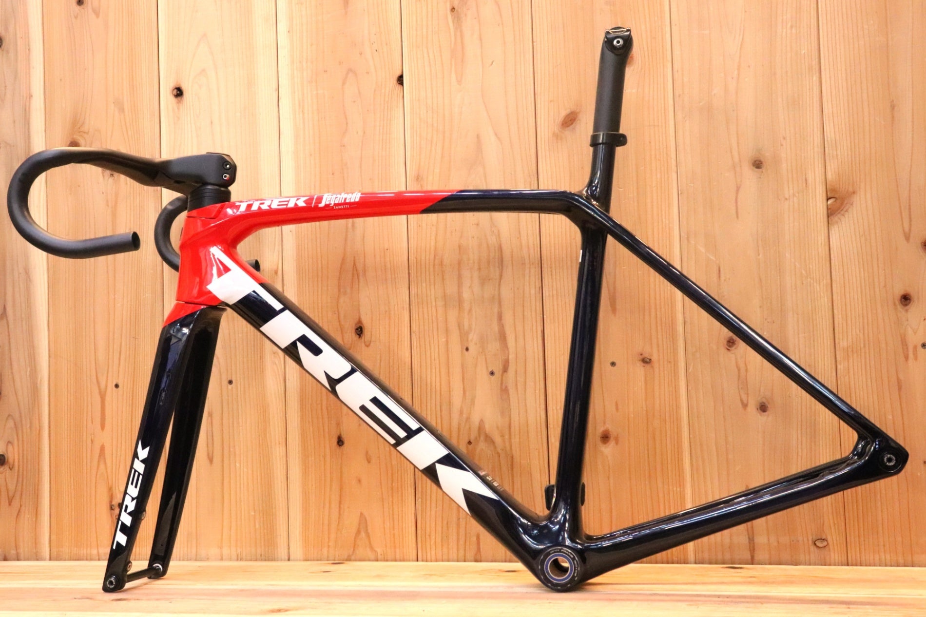 一体型ハンドル付属!!】 トレック TREK エモンダ EMONDASLR DISC 2021