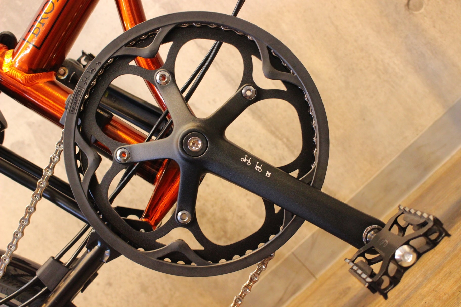 ブロンプトン BROMPTON ミニベロ ブロンプトン BROMPTON P LINE 2024 4s フレイムラッカー ミニベロ