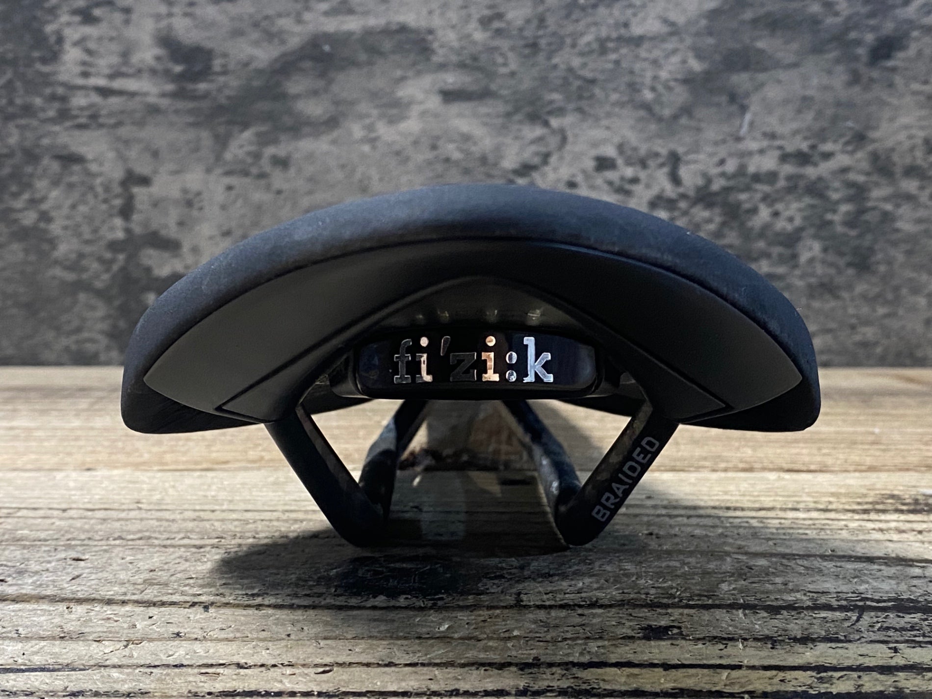 KJ099 フィジーク fizik アリオネ ARIONE R1 OPEN サドル REGULAR