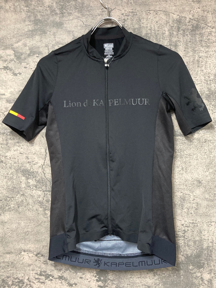 JW662 リオンドカペルミュール Lion de KAPELMUUR 半袖 サイクルジャージ 黒 白 M