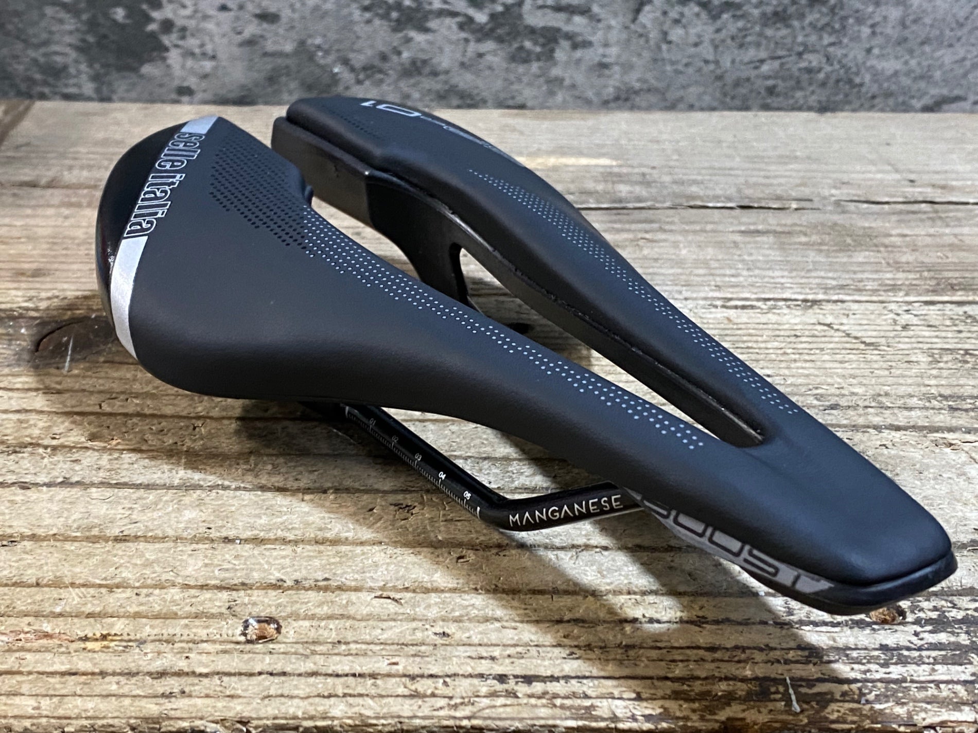 SP-01 サドル Selle FIT BOX 安い Selle Italia SP-01 サドル ブラック