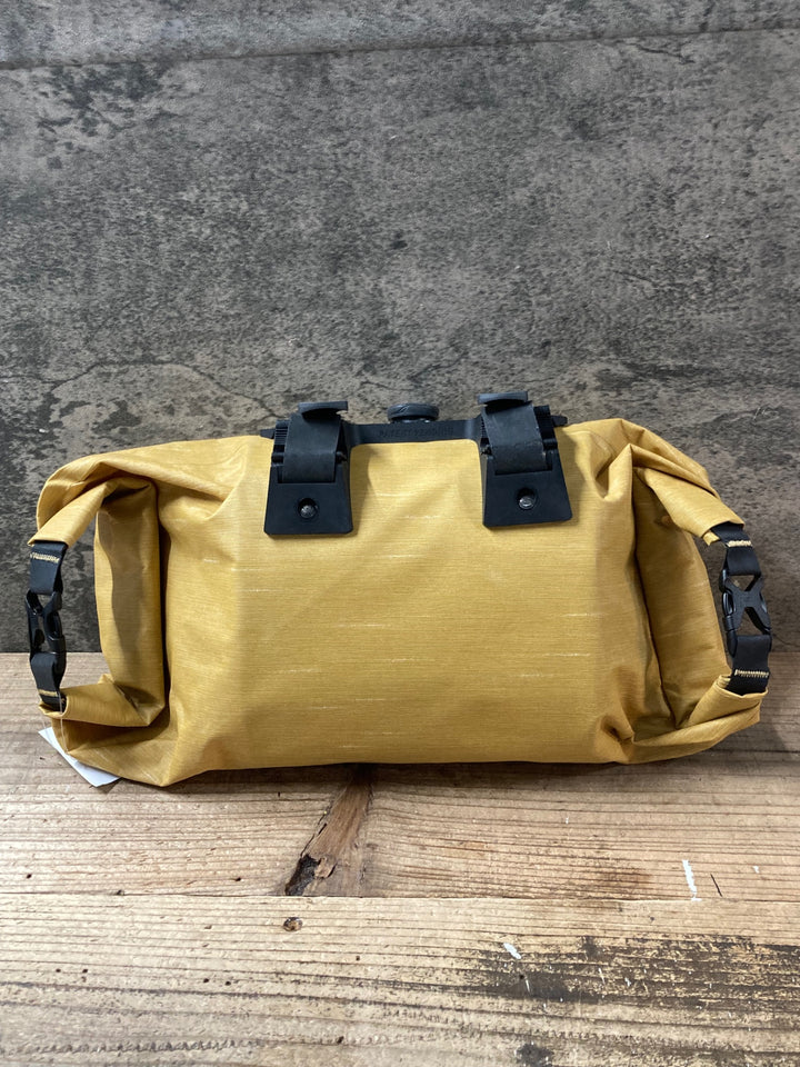 JX818 EVOC HANDLEBAR PACK BOA L ハンドルバーバッグ