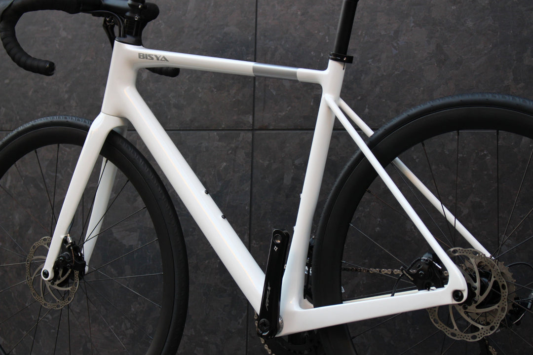 未使用品！ ビシャ 毘沙 四号機 BIS004 Mサイズ シマノ 105 R7000 MIX 11S 機械式DISC カーボン ロードバイク 【福岡店】