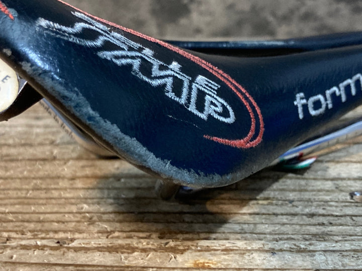 JV375 SELLE SMP FORMA サドル 黒 inox tubeレール