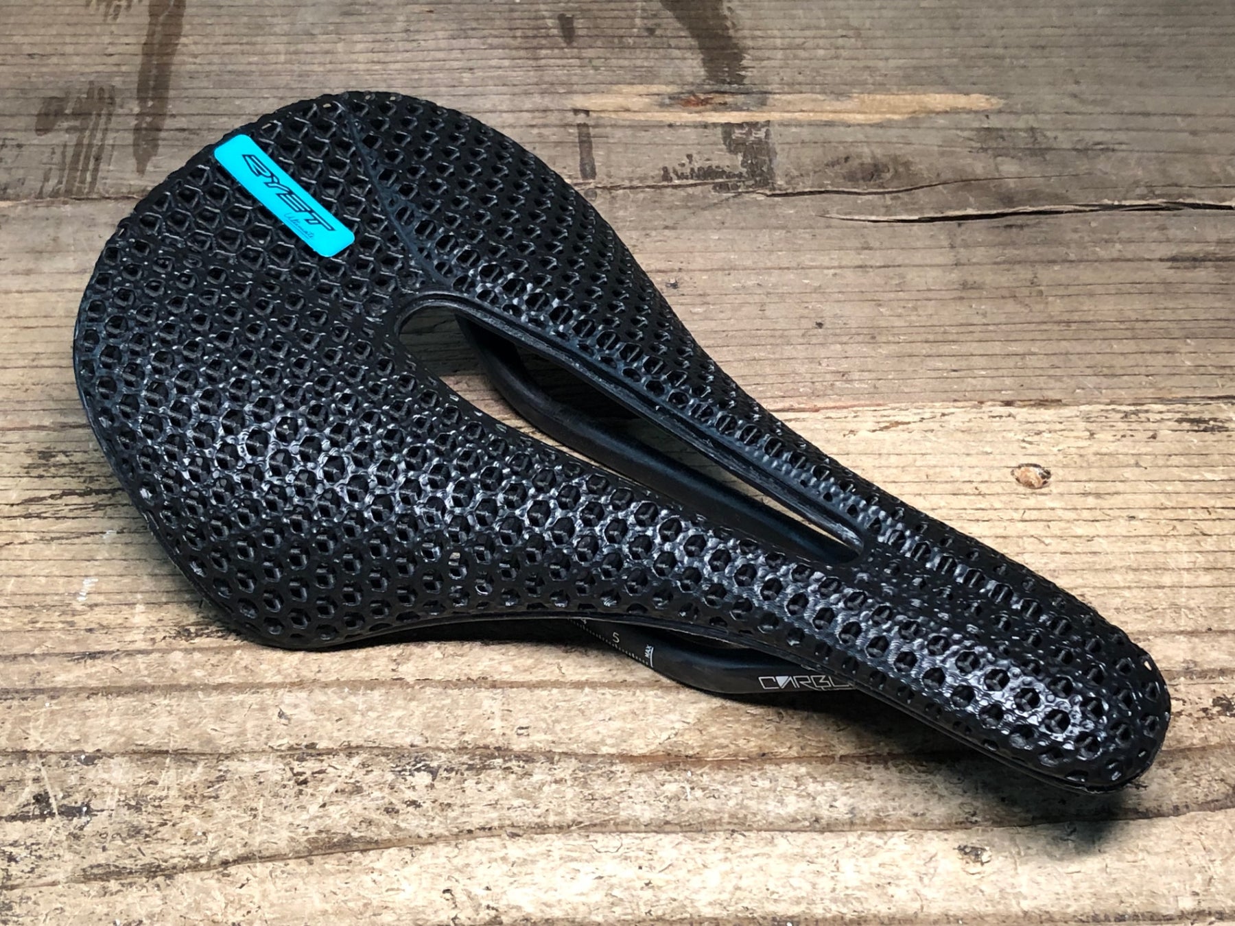 JQ352 リエット RYET 3D HONEY COMB サドル 黒 140mm カーボンレール