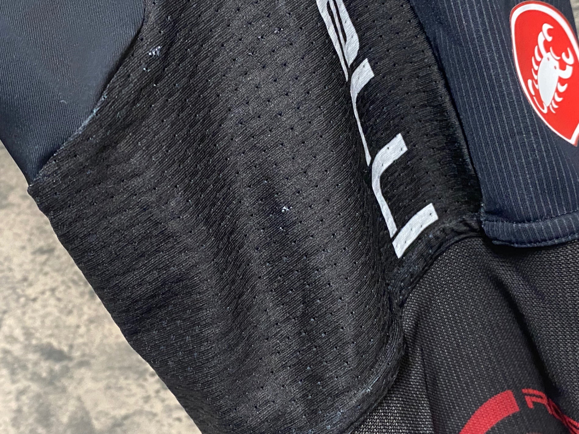 JY158 カステリ CASTELLI ロッソコルサ ROSSO CORSA INFERNO ビブ JY158 カステリ CASTELLI ロッソコルサ ROSSO CORSA INFERNO ビブ
