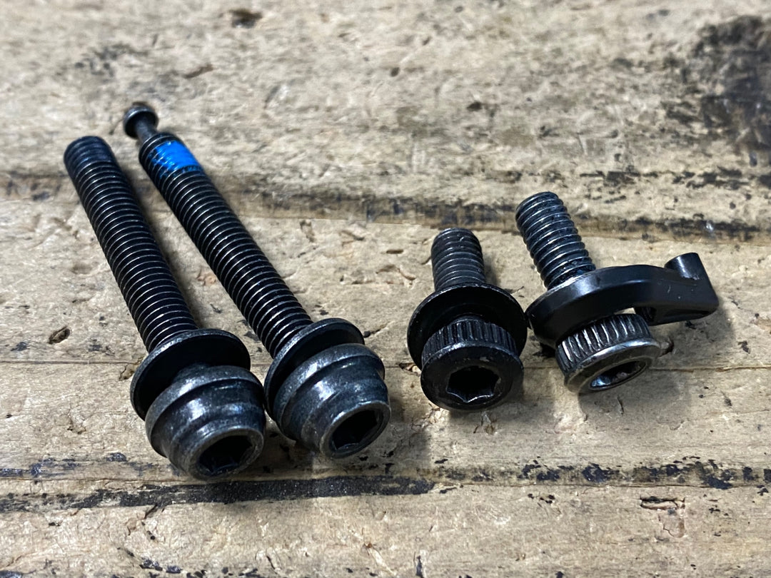 JN560 シマノ SHIMANO 105 BR-R7070 ディスクブレーキ キャリパー 前後セット