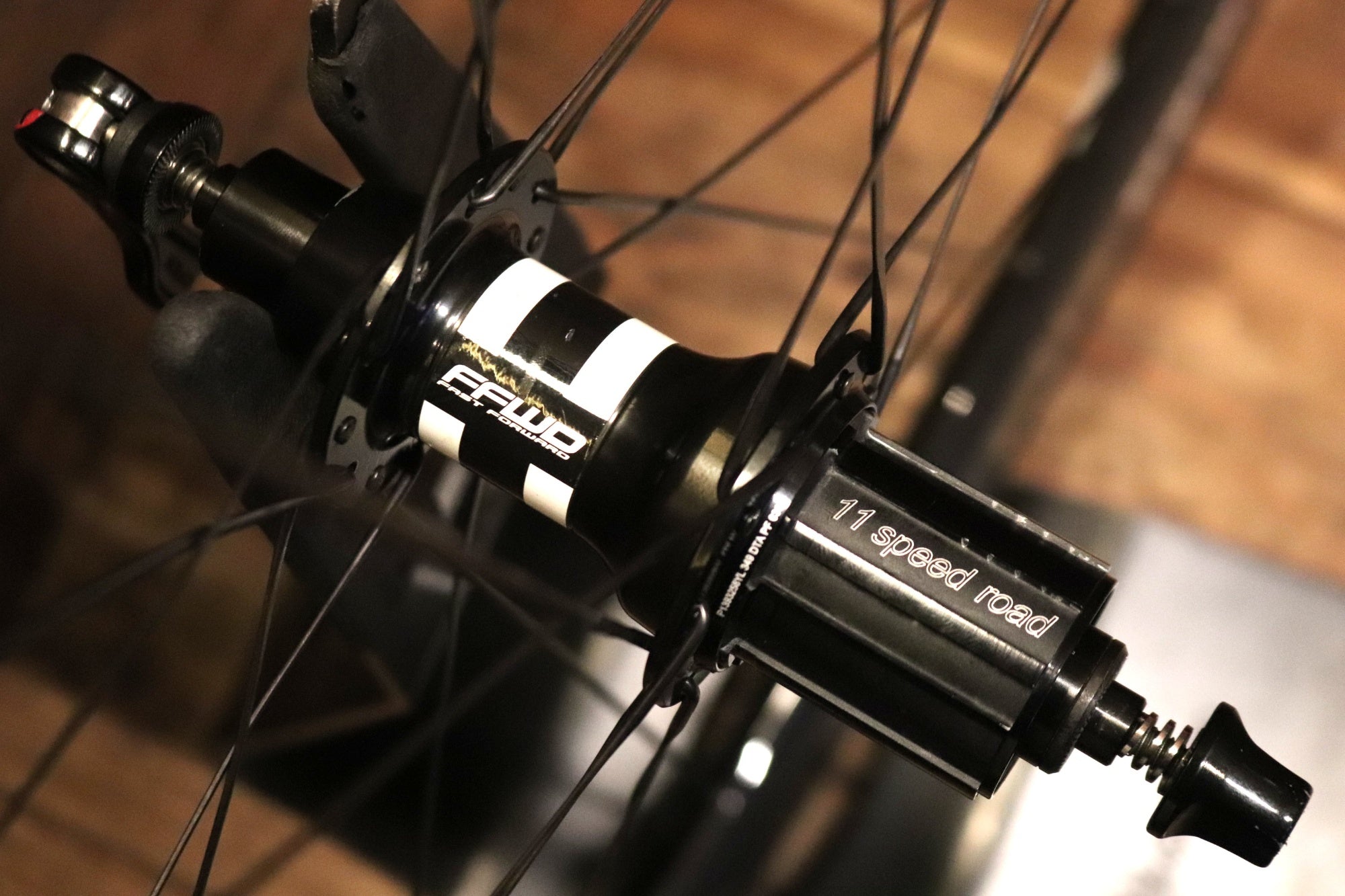 ファストフォワード FFWD F4R カーボン チューブラー ホイールセット ファストフォワード FFWD F4R カーボン チューブラー ホイールセット