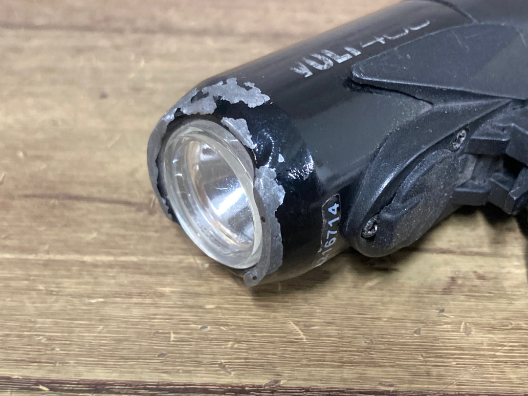 JT601 キャットアイ CATEYE VOLT400 フロントライト 点灯確認済み ※マウント固定ボルト欠品