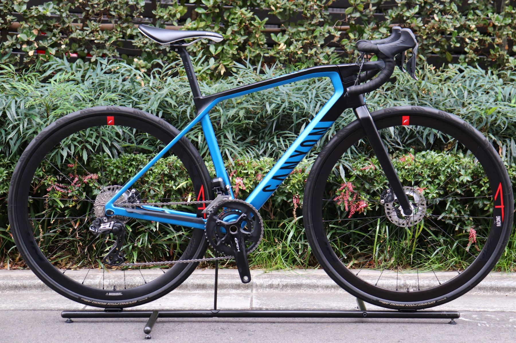キャニオングレイル グラベルレーサーとしてフルモデルチェンジ キャニオン 新型グレイル