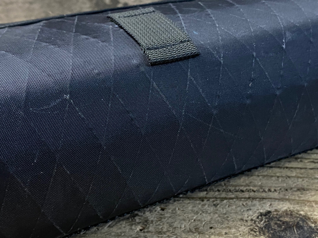 KF829 ソースサイクル SAUCE CYCLE MESH POCKET BAR BAG ハンドルバーバッグ 黒