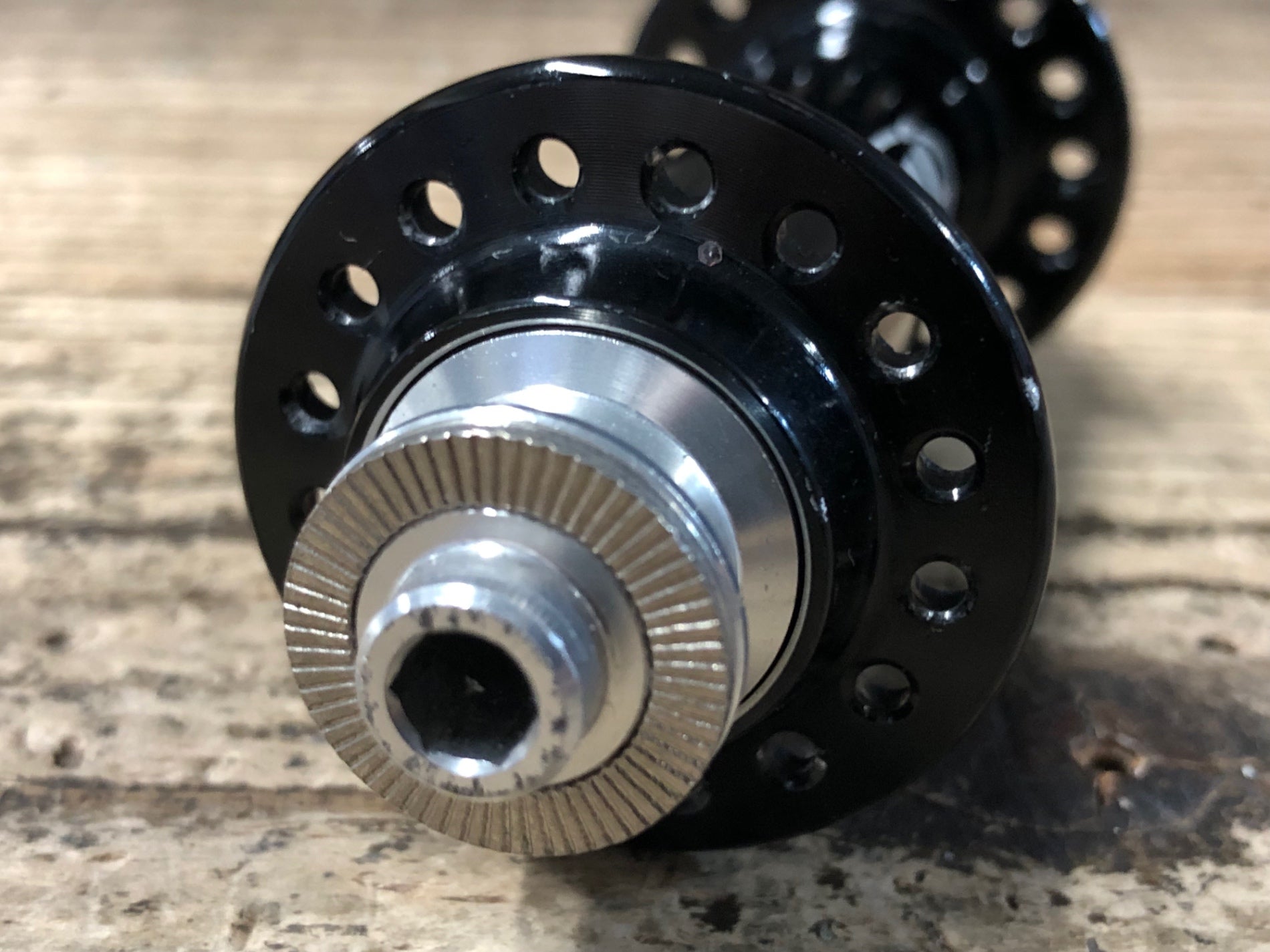 KB246 TNi エボリューション Evolution ハブ フロント 32H 100mm