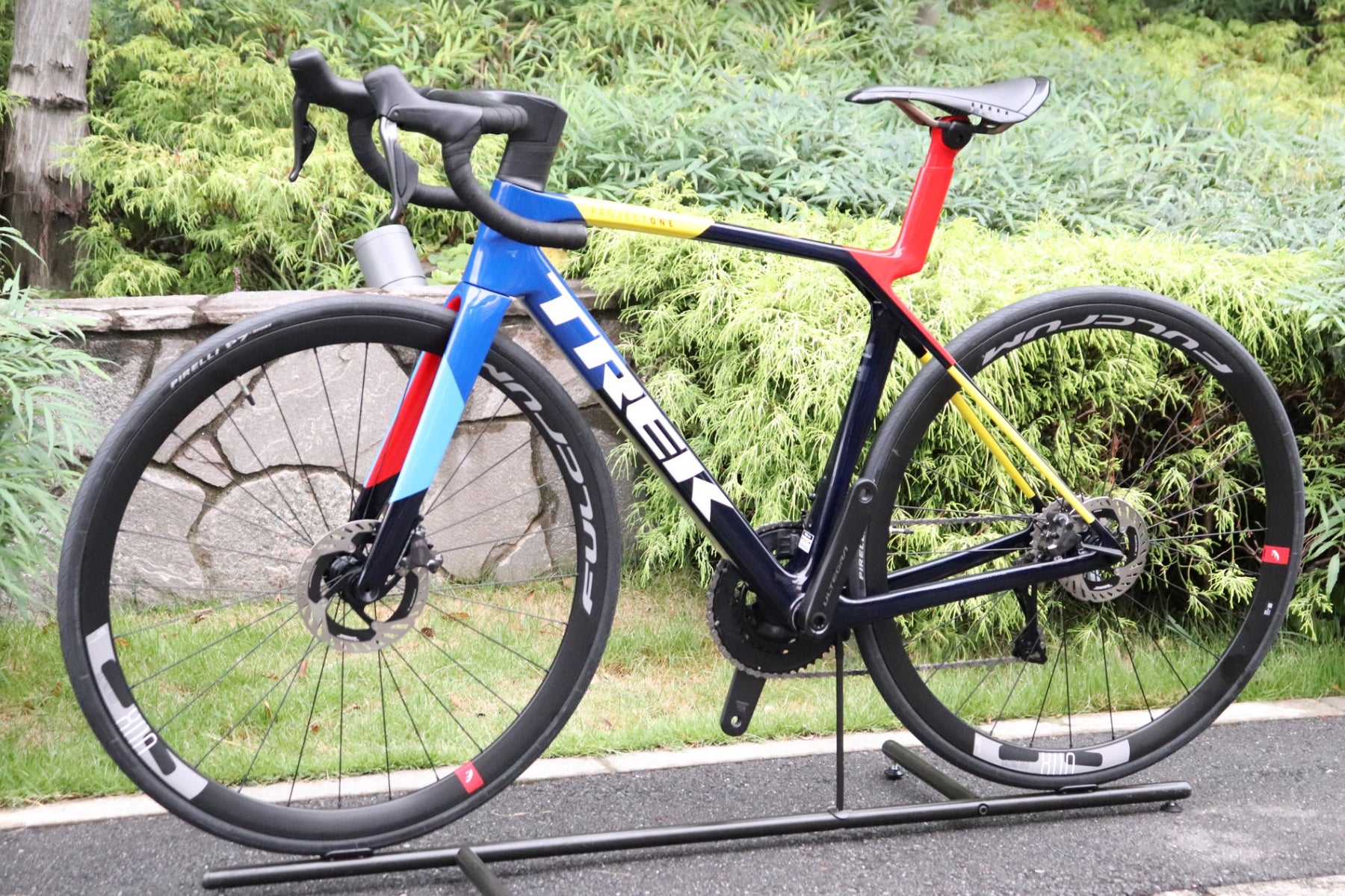 トレック TREK マドン MADONE SLR Gen8 P1 2025 Mサイズ シマノ