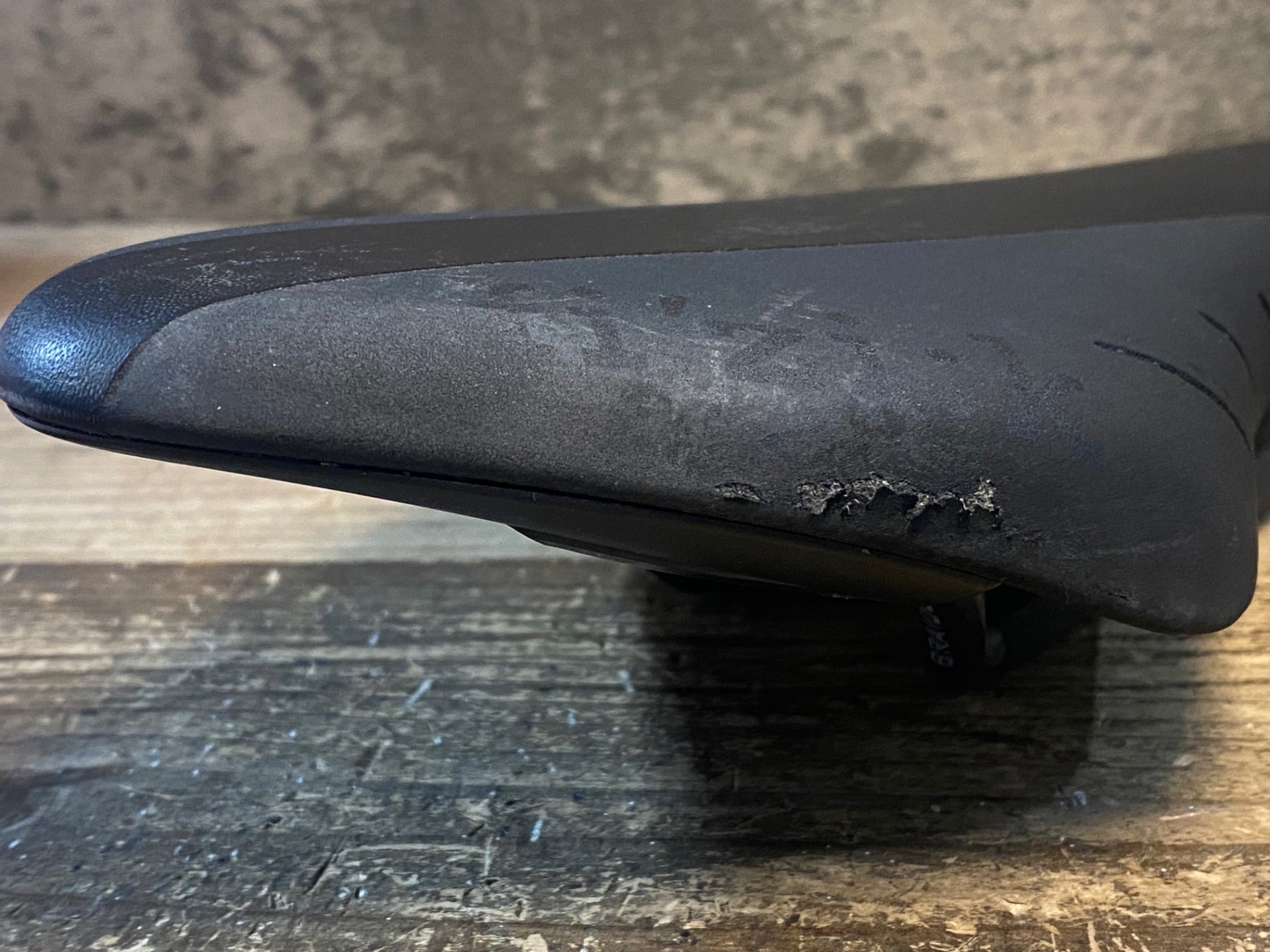 JP708 フィジーク fizik ARIONE R1 サドル 黒 regular BRAIDEDレール