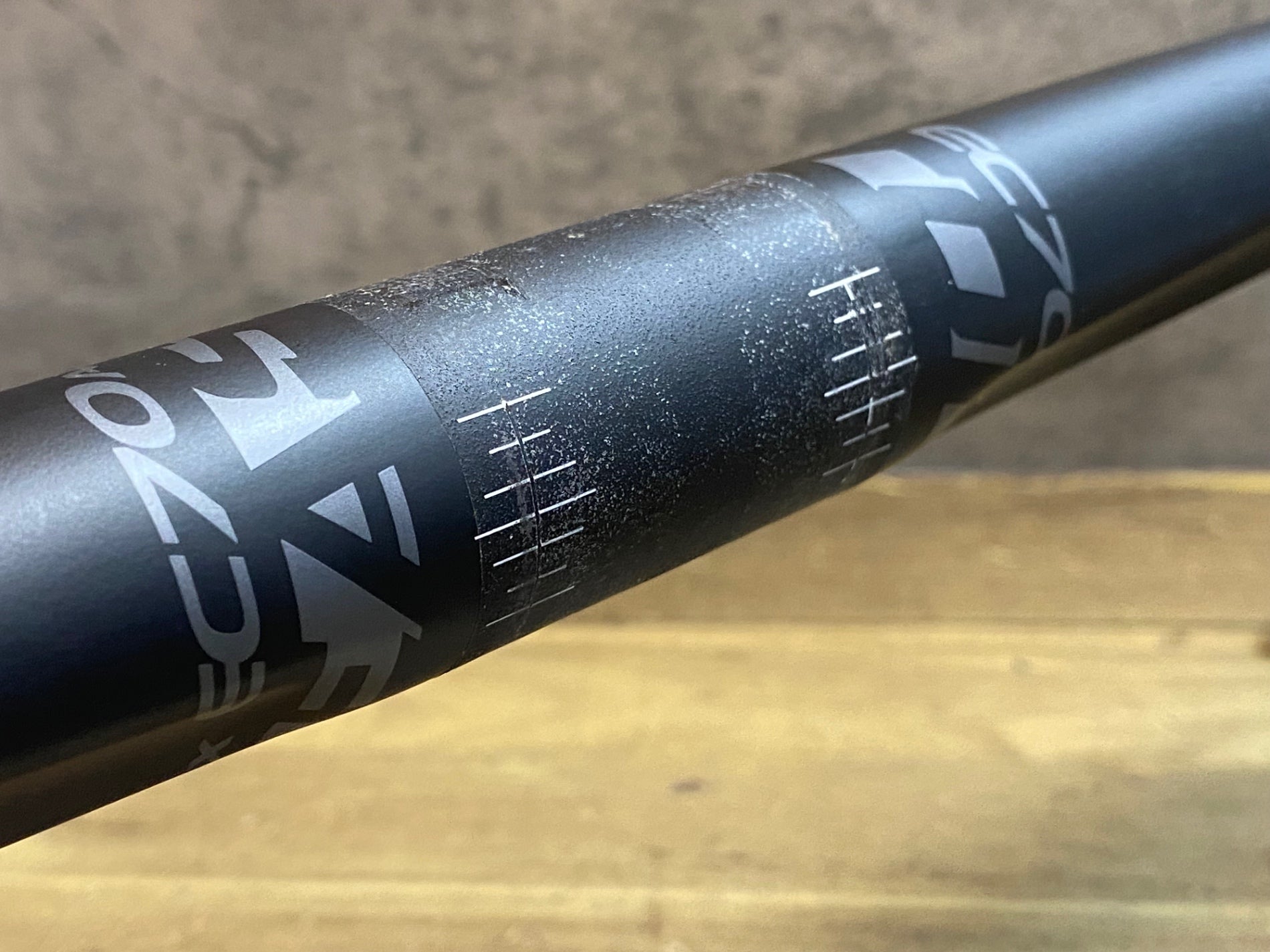 EASTON EC70 SL 400mm カーボンハンドル　イーストン JN748 イーストン EASTON EC70 AX カーボン ドロップハンドル