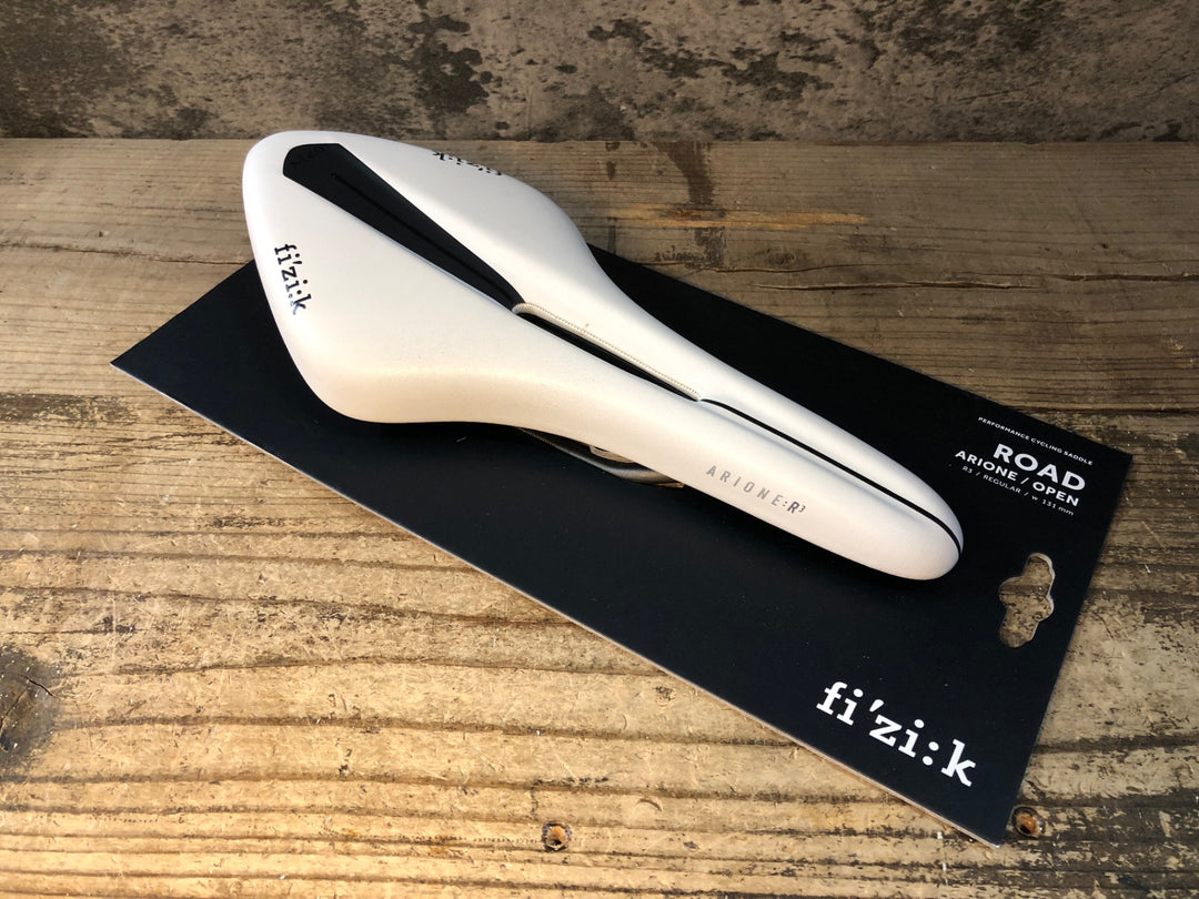 JP002 フィジーク fizik アリオネ ARIONE OPEN R3 REGULAR サドル 白 黒 131mm kiumレール