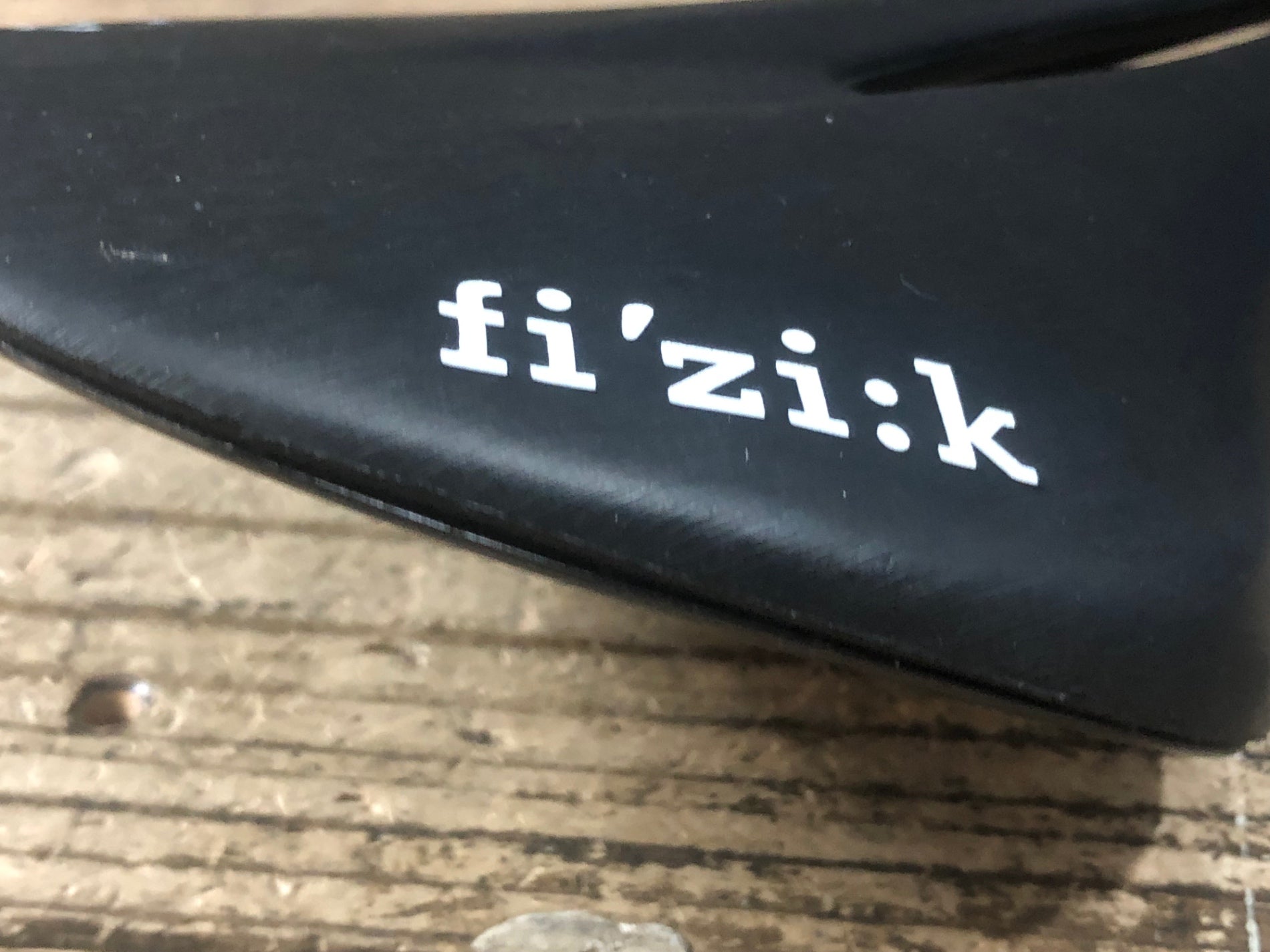 JS185 フィジーク FIZIK VENTO ANTARES 00 サドル カーボンレール