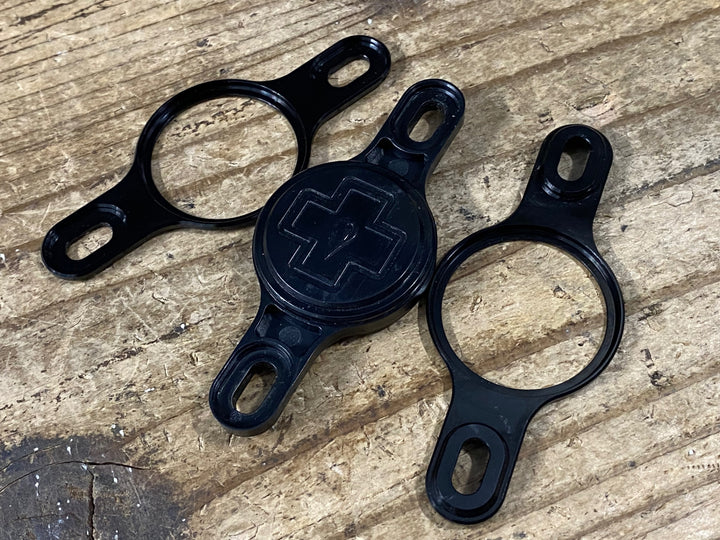 KP385 マックオフ MUC-OFF AIRTAG HOLDER ※ボルト欠品