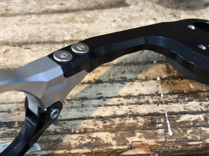 JQ853 シマノ SHIMANO PRO VIBE K-EDGE サイクルコンピューターマウント ブラックシルバー Φ31.8 GARMIN
