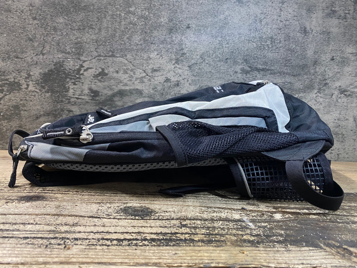 JN472 ドイター deuter RACE リュック バックパック 黒