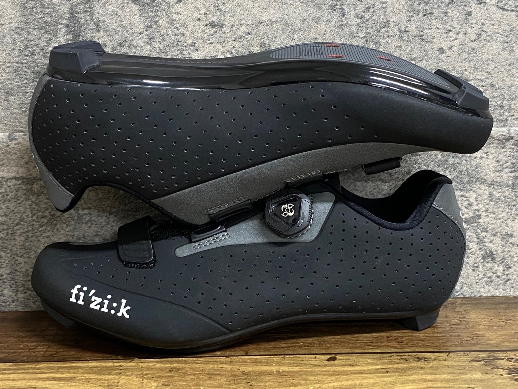 JZ682 フィジーク fizik R5 Road Shoes ビンディングシューズ 黒 EU41