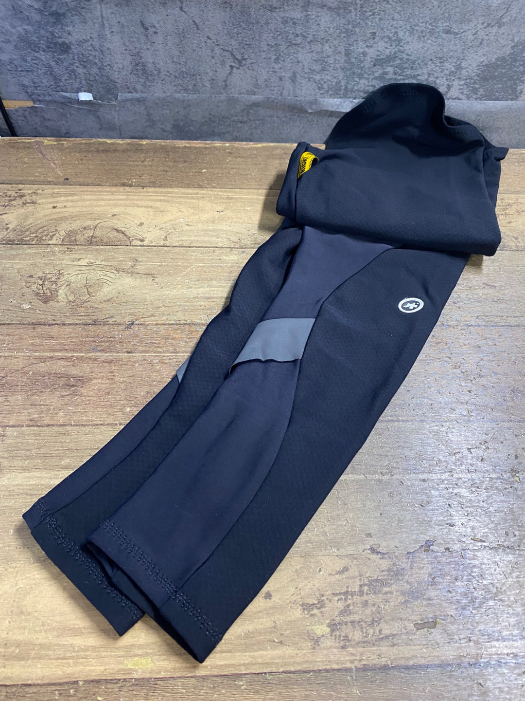 KA760 アソス ASSOS レッグウォーマー黒 Ⅰ 裏起毛