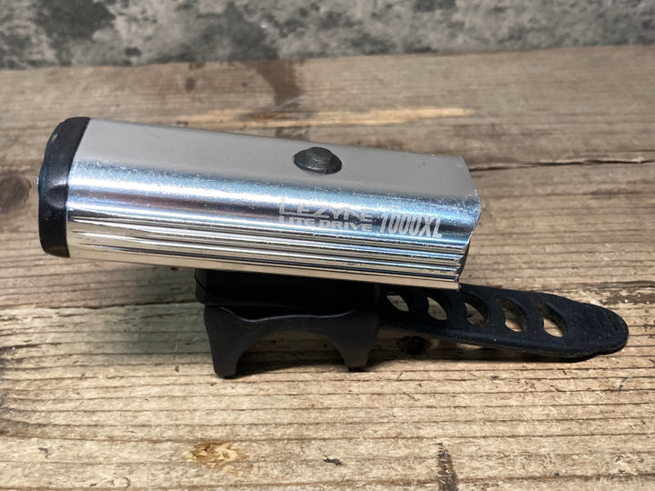 JM574 レザイン LEZYNE LITE DRIVE 1000XL フロントライト 点灯確認済 ※マウント部品一部欠品