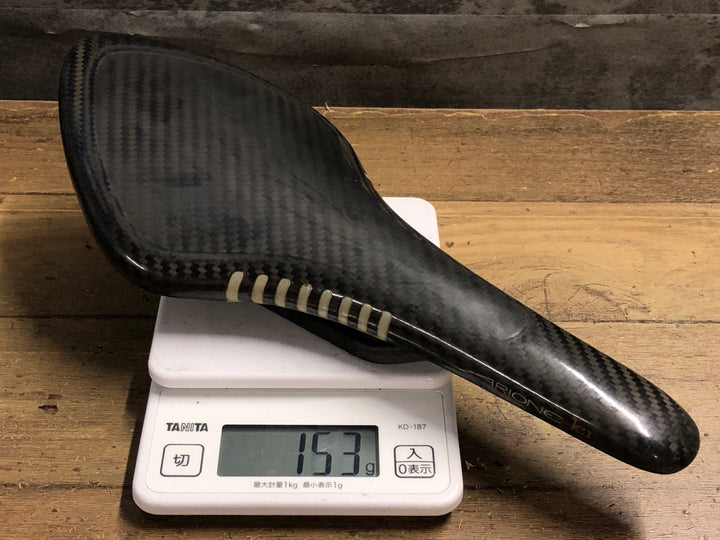 KN214 フィジーク FIZIK アリオネ ARIONE K:1 カーボンサドル 黒